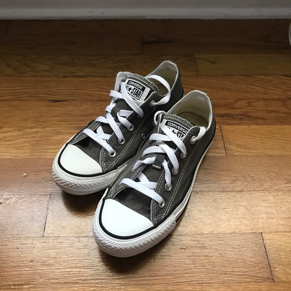 Clean Grey Converse Chuck Taylors Low 